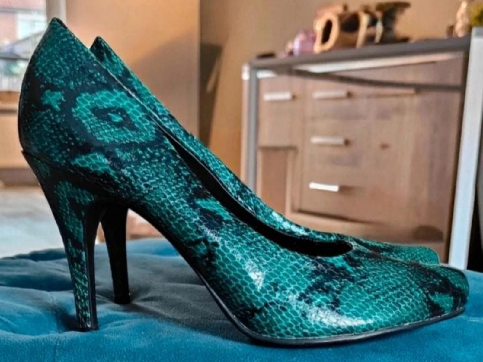 New Graceland black with green snake print pumps size 38 – photo 2